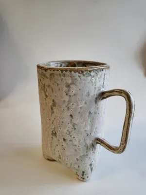 이 은지, 가느다란 삼각형 손잡이가 달린 머그컵, 2015